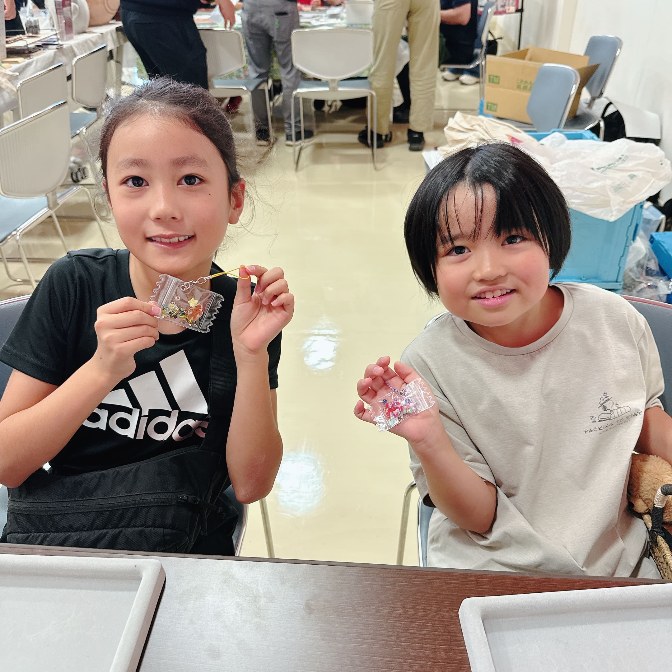 シャカシャカキーホルダー作り